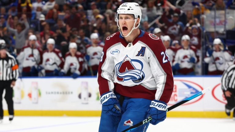 Nathan MacKinnon är glad över att se sina lagkamraters snabba utveckling